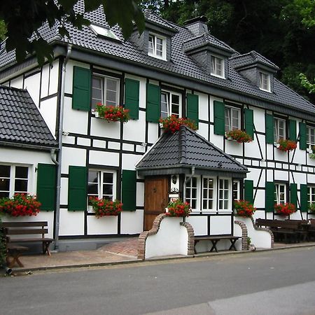 Wisskirchen Hotel & Restaurant Odenthal Exterior foto